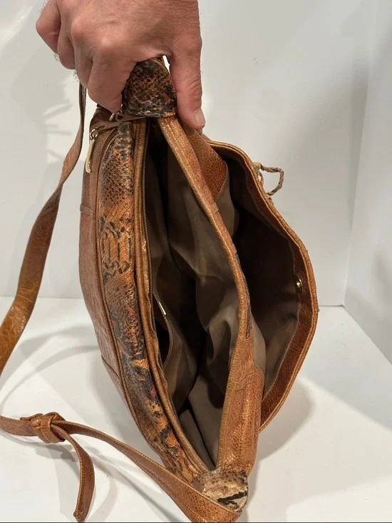 Sharif Studio Leather Crossbody/Hobo Bag - Picture 6 of 6